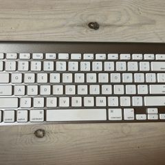 Apple wireless bluetooth keyboard in great condition