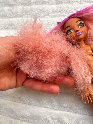 Mattel G3 Monster High Skulltimate Secrets Wave 1 Clawdeen Wolf Doll ONE hand Is Missing Used Please see photos