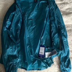 Mizuno Aero running Jacket water wind protection top size small brand new with tag