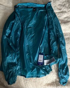 Mizuno Aero running Jacket top water wind protection size small brand new with tag