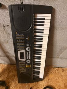 Gear4music MK-2000 61-key Portable Keyboard Complete Pack