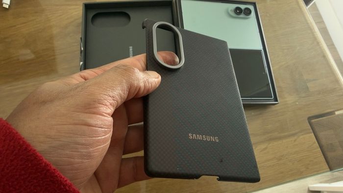 Samsung z fold 8 512 gm