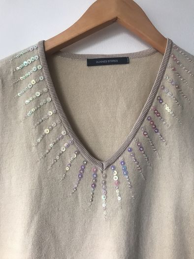 Top sleeveless size 10 to 12