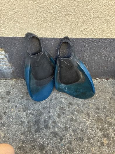Swimming fins