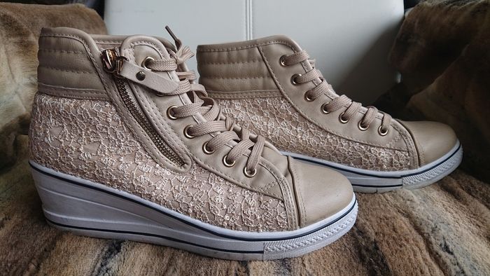 Mayline Trainers.   Size UK 7