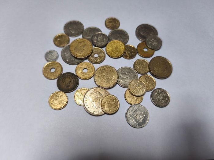 Spanish Coins Pesetas Mixed Lot of 32