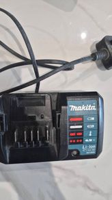 Makita Charger