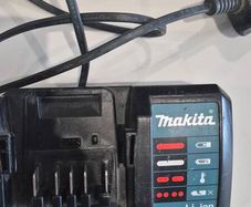 Makita Charger