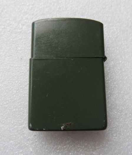 Vintage 1970s U.S. Marine Corps Combat Troops lighter ( works)