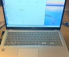 Laptop i7 10 generation mint condition