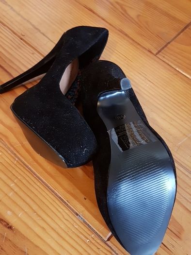 BNWT Black Suede High Heels Size 5