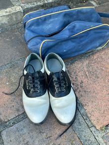 Golf shoes