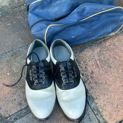 Golf shoes
