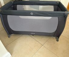 Travel cot
