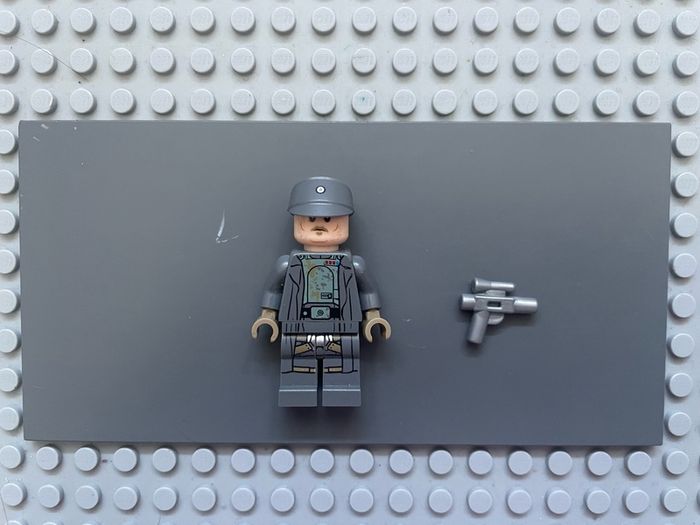lego Star Wars sw0919 Tobias Beckett minifigure- Imperial Mudtrooper Disguise, Imperial Officer Cap