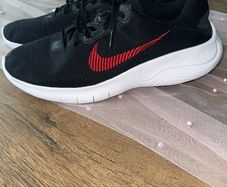 nike trainers