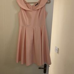 Sleeveless dress
