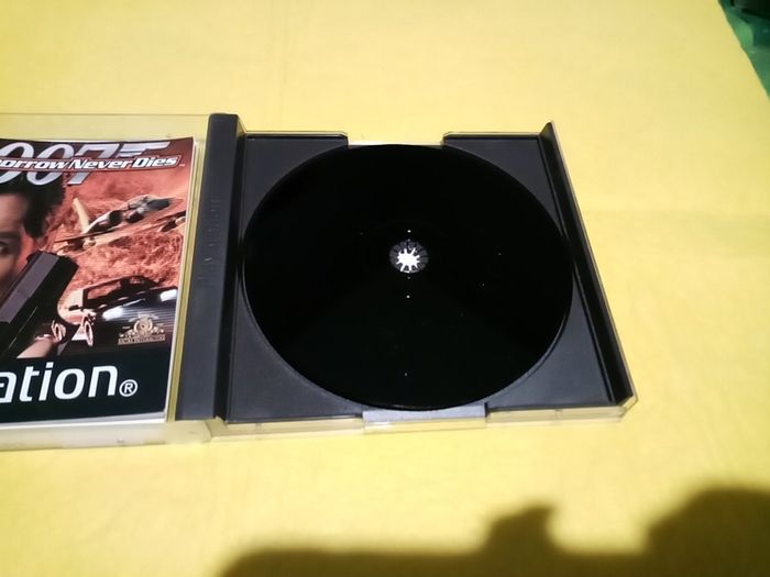 007 Tomorrow never dies PlayStation 1 Ps1 PlayStation 2 ps2 games Original