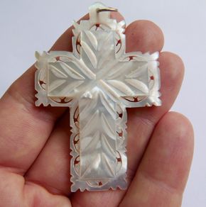 Vintage Dainty Round Star Carved White Mother of Pearl MOP Shell Pendant