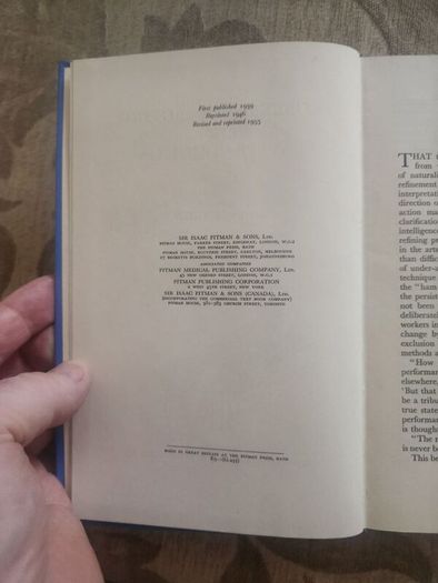 Problems Of Acting And Play Production. By Edwin C. White.  Forward By Flora  Robson. 1955. Hardback In Good Condition.  See Photos For Same.