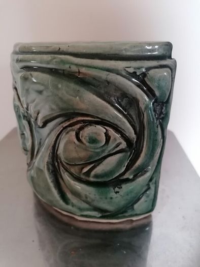Pottery Flowerpot Holder