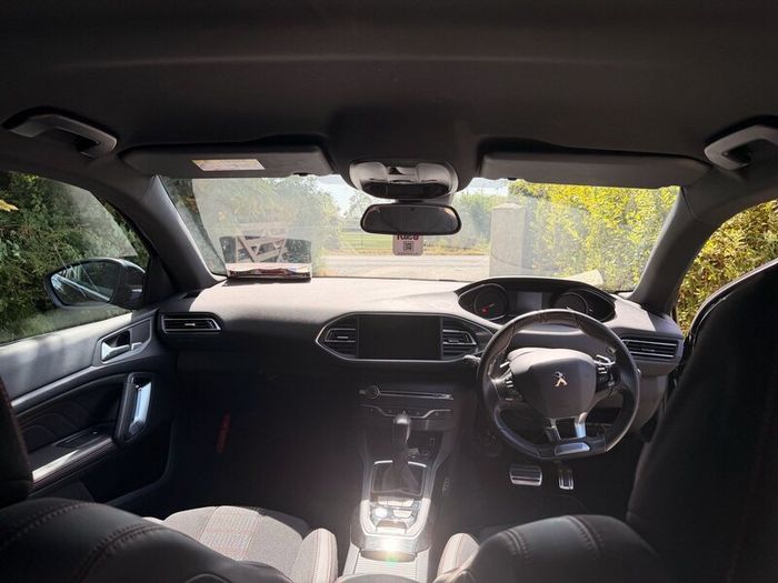 Peugeot 308 Automatic with manual shift mode