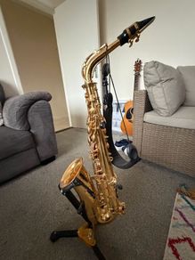 yamaha alto saxophone with case and stand