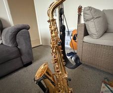 yamaha alto saxophone with case and stand