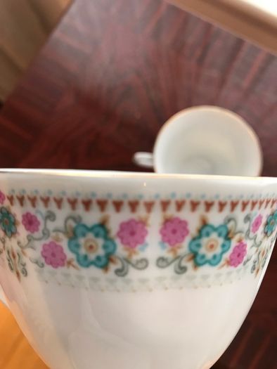 5 stamped china tea cups floral pattern and gold  guided cup