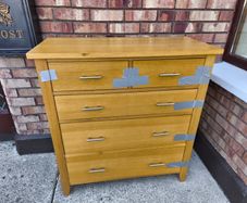 chest of drawers