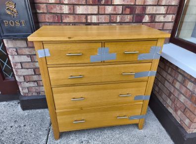 chest of drawers