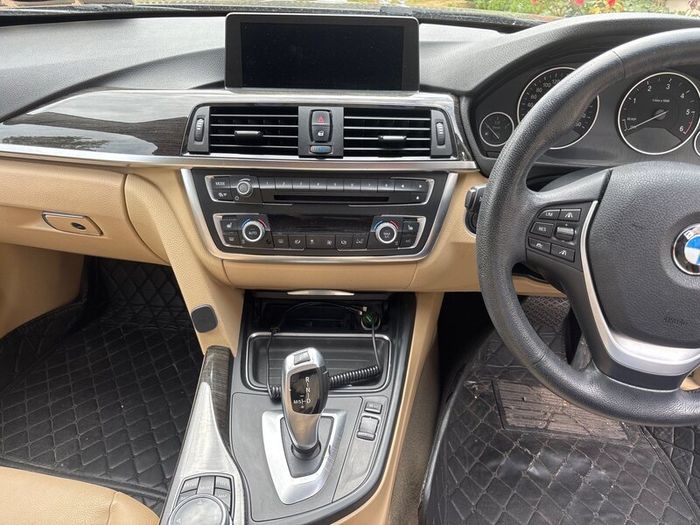 BMW 320 Auto Black