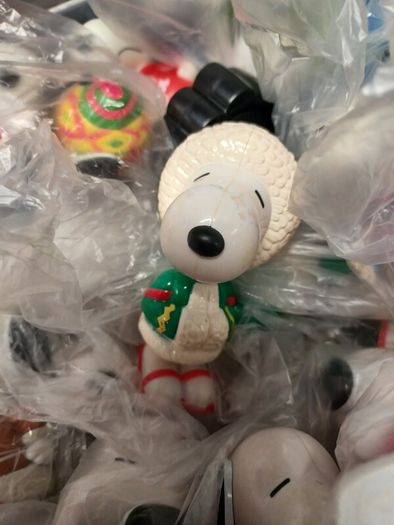 Snoppy toy figures