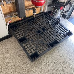 Plastic pallet