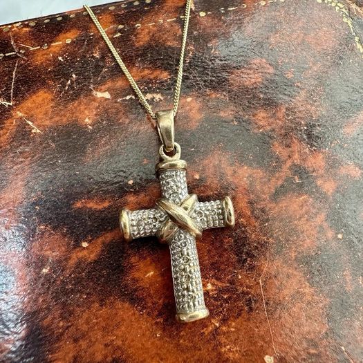9k gold chain and cross