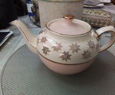 Sadler Starburst Pink & Gold Trim Teapot