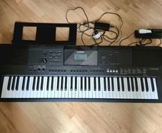 Yamaha EW400 Digital Keyboard