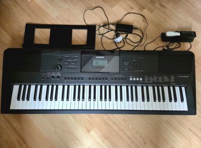 Yamaha EW400 Digital Keyboard