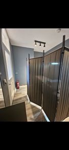 Wall Beauty Salon