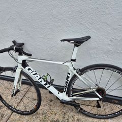 Giant TCR Advanced 2.  Di2 Carbon Road Bike
