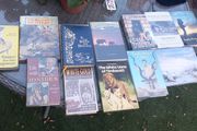 12 hardback books on Africa, wildlife, D18