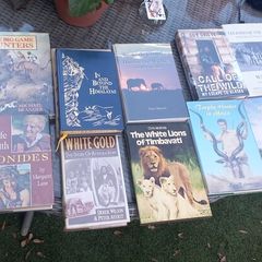 12 hardback books on Africa, wildlife, D18