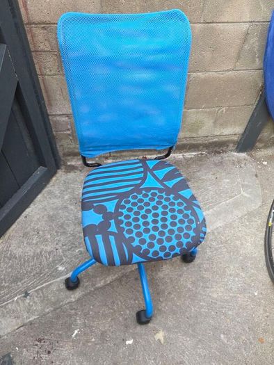 Kids desk chair