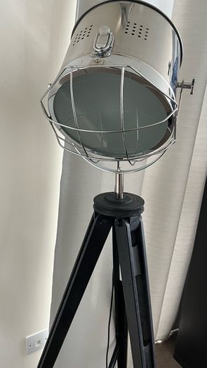 Floor lamp