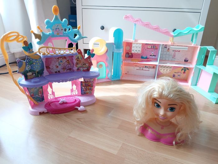 Girls toys dolls house musical castle styling hairstyle head 10e for the lot