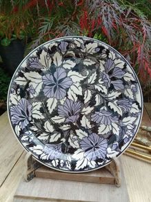plate, EIT purple and black
