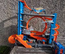 Hot Wheels Garage.