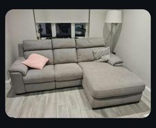 Electric L-Shaped Reclining Corner Sofa. Excellent Condition