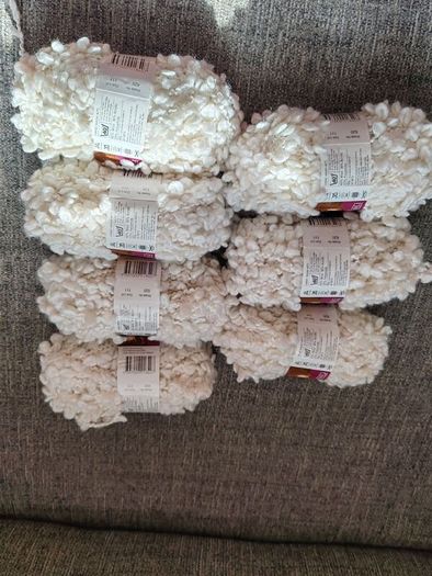 Tivoli splendor knitting yarn
