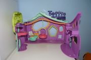Pet shop house